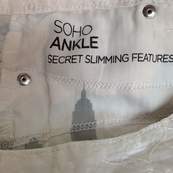 JONES New York JEANS White Size 6 Petite - Picture 3 of 5